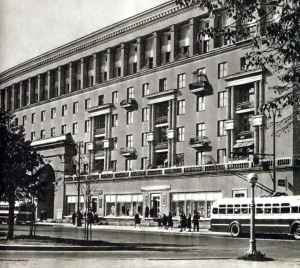 restoran-strelna-ugolok-ehkzotiki-dorevolyucionnoj-moskvy (1)
